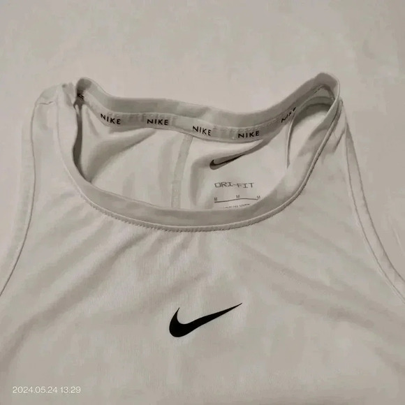 Nike Swoosh Dri-Fit Size Medium Just Do It Training White Tank Racerback Top - Picture 9 of 9